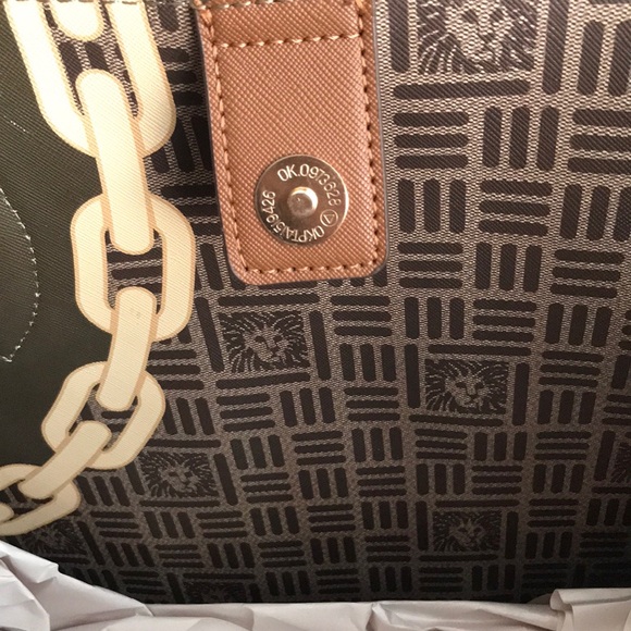 Anne Klein Brown Tote with Chain Pattern Pouch - Picture 4 of 4